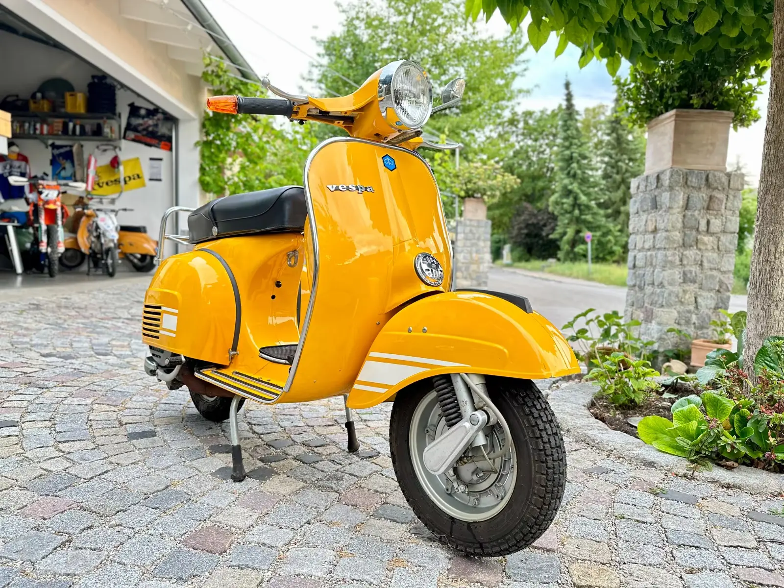 Vespa 200 Rally image