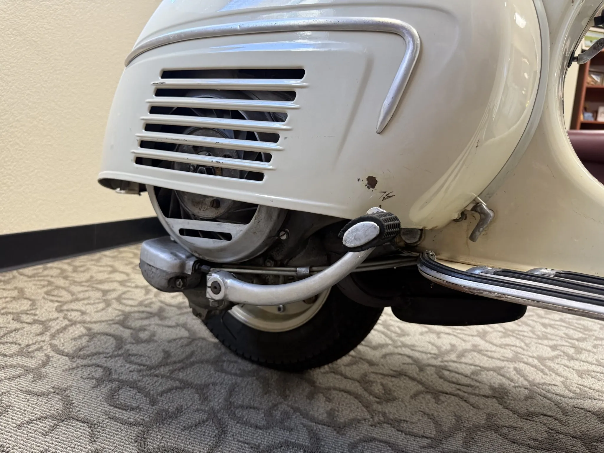 Vespa 150 GL image