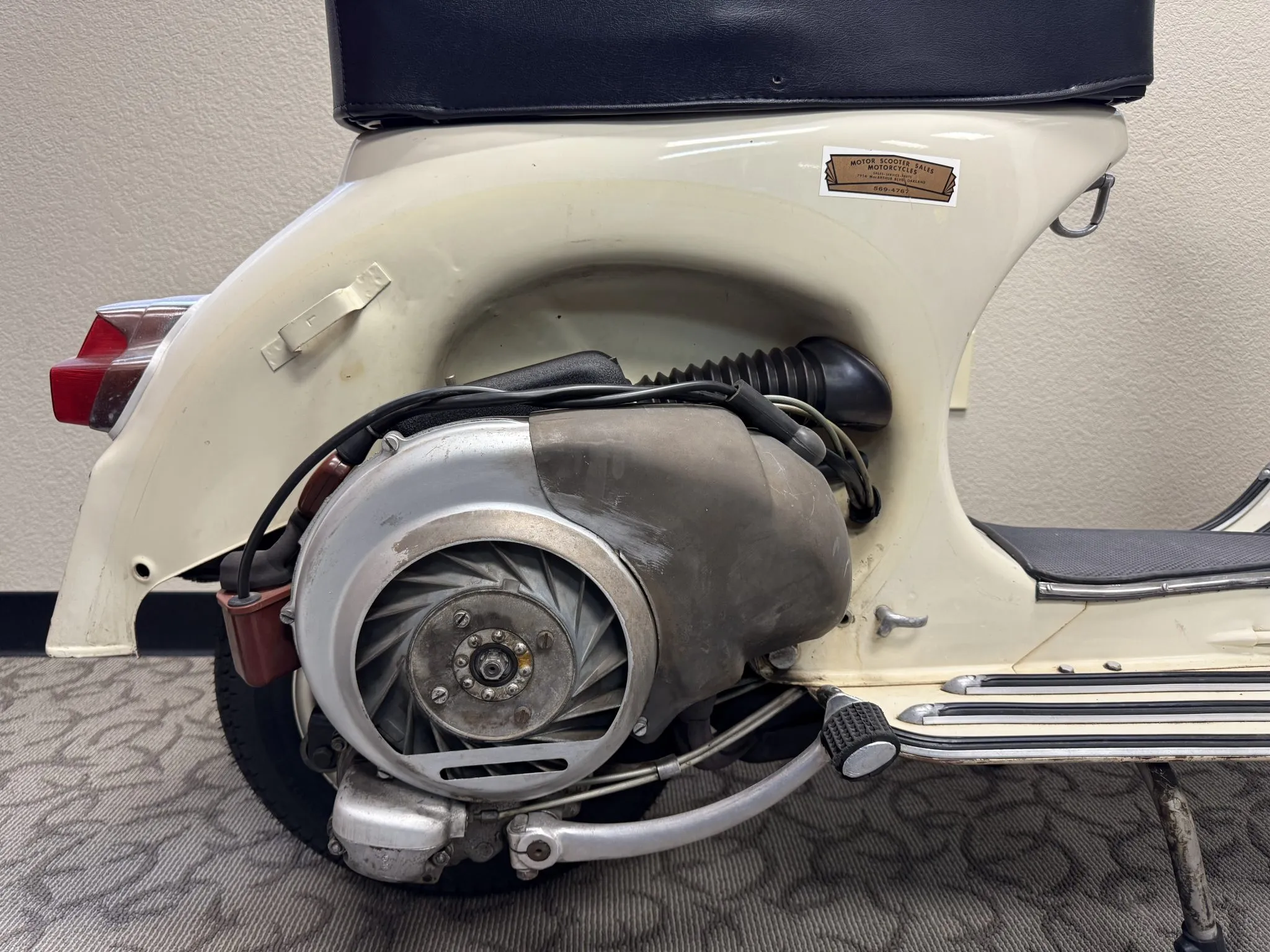 Vespa 150 GL image