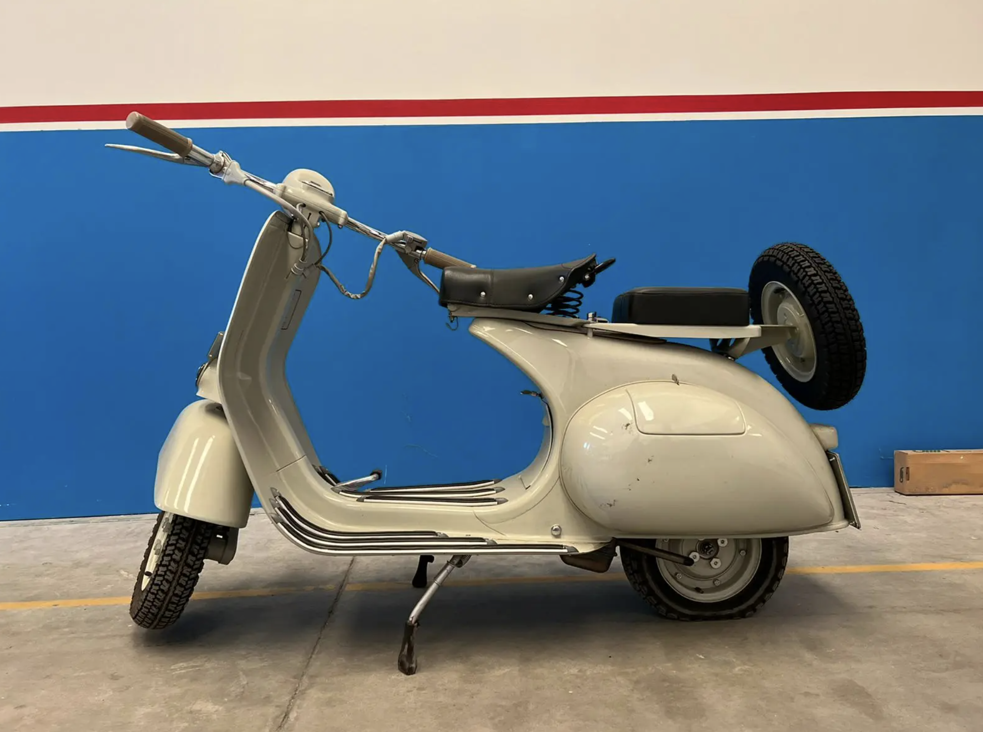Vespa 150 "Struzzo" image