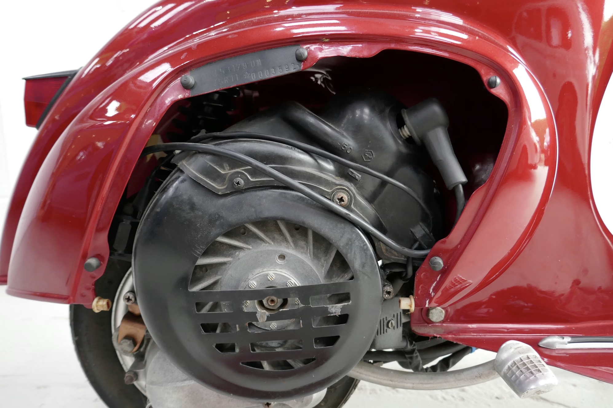 Vespa 50 Revival image