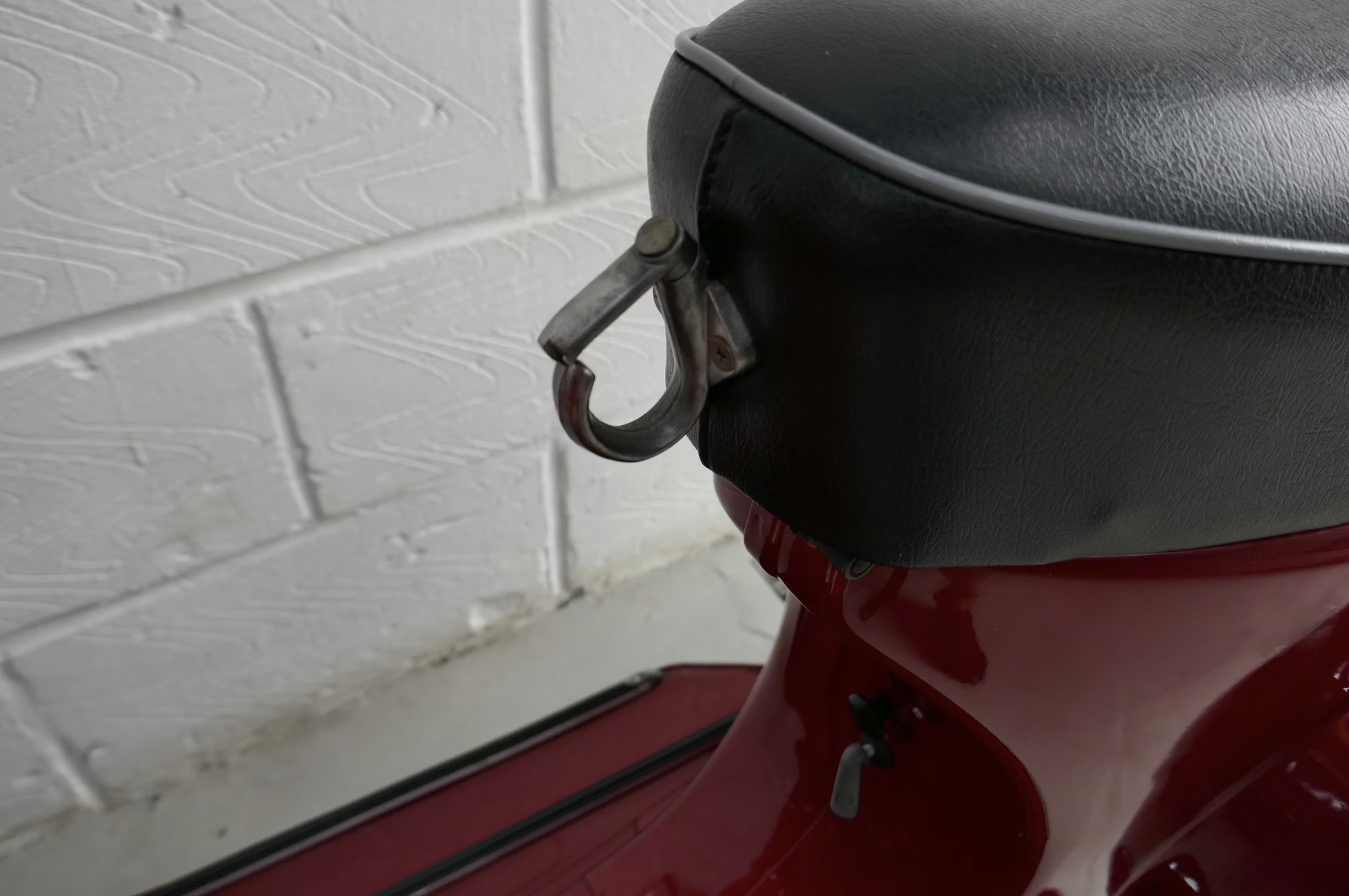 Vespa 50 Revival image