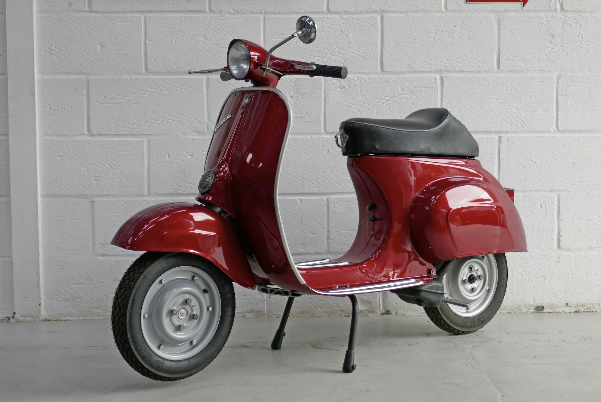 Vespa 50 Revival image