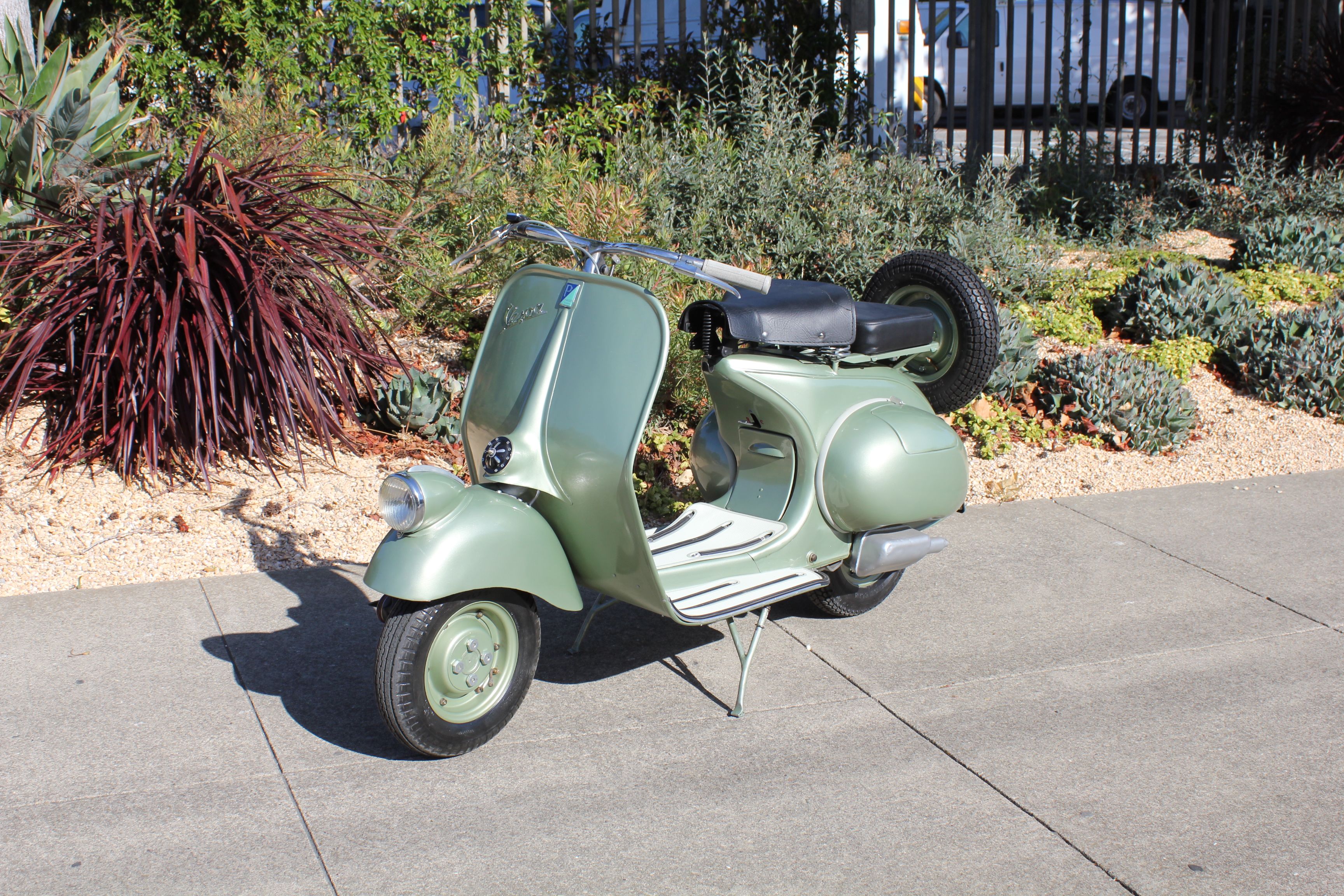 Vespa 125 Bacchetta image