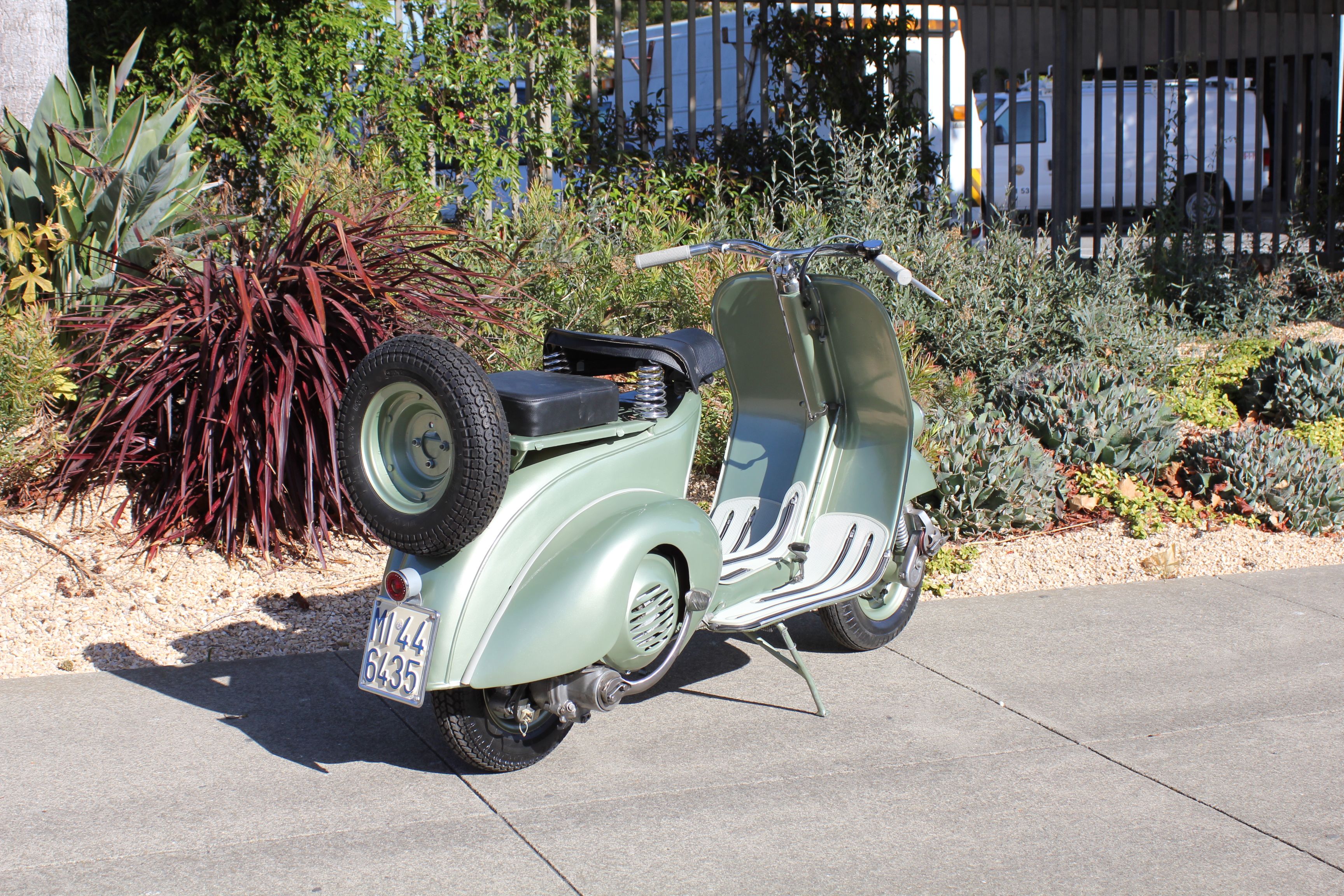 Vespa 125 Bacchetta image